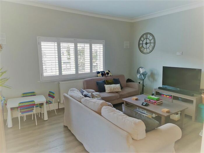 2 Bedroom Flat To Rent In Brighton Road, Purley, CR8