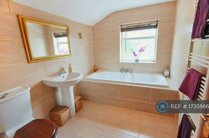 2 Bedroom Semi-Detached House To Rent In Hope Street, Southport, PR9