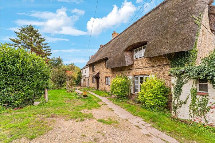 2 Bedroom Garage / Parking To Rent In Evershot, Islip, OX5