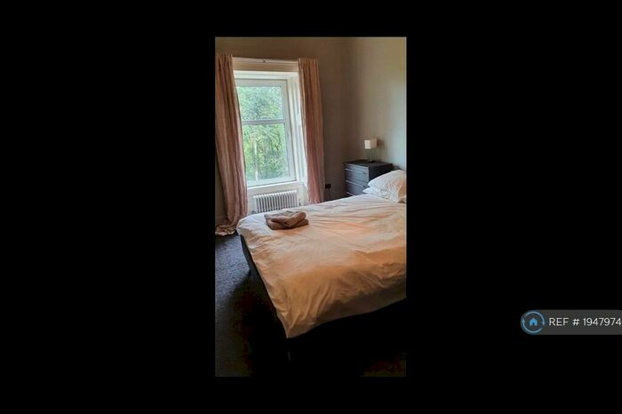 2 Bedroom Flat To Rent In Botanic Crescent, Glasgow, G20