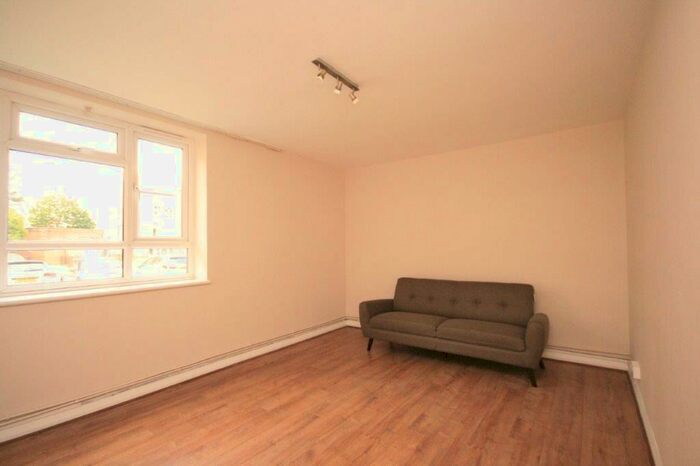 2 Bedroom Flat To Rent In Kelmscott Gardens, Ground Floor Flat, London, Greater London, W12