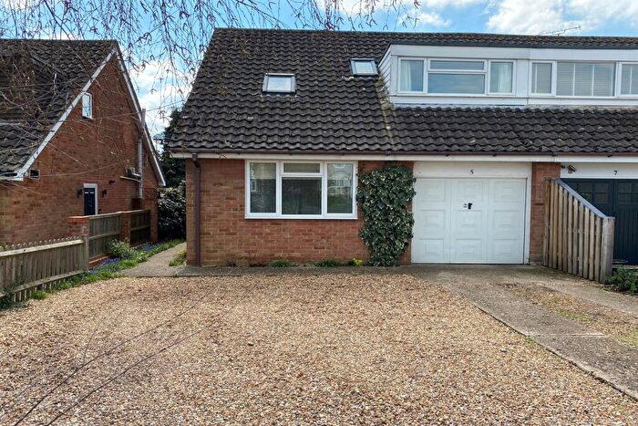 3 Bedroom Semi-Detached House To Rent In Shinfield, Reading, RG2
