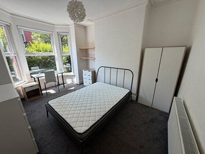 5 Bedroom Terraced House To Rent In Cawdor Road, M14