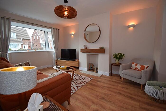 3 Bedroom Semi-detached House For Sale In High Meadow, South Shields, NE34