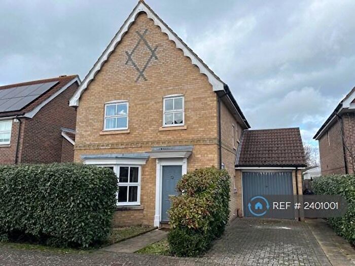 3 Bedroom Detached House To Rent In Woodrush Place, Chatham, ME4