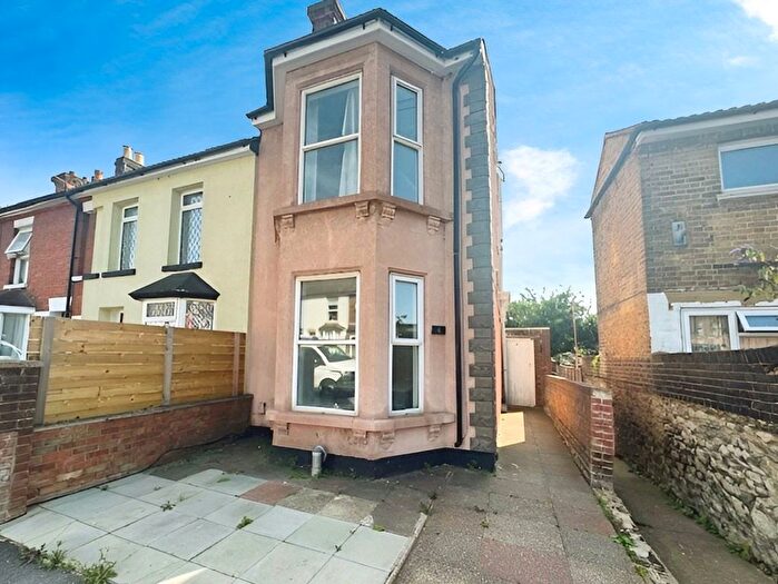 4 Bedroom End Of Terrace House To Rent In Holland Road, Maidstone, Kent, ME14