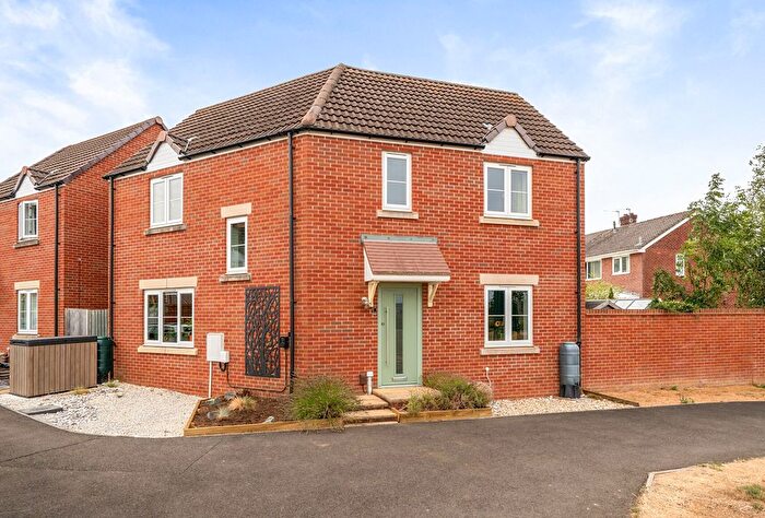 4 Bedroom Detached House For Sale In Abbotswood Close, Keynsham, Bristol, Somerset, BS31