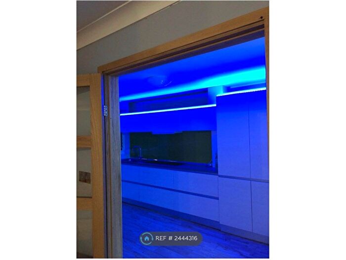 3 Bedroom Semi-Detached House To Rent In Tilbury, Tilbury, RM18