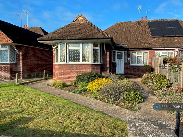 3 Bedroom Semi-Detached House To Rent In Fieldhurst Close, Addlestone, KT15