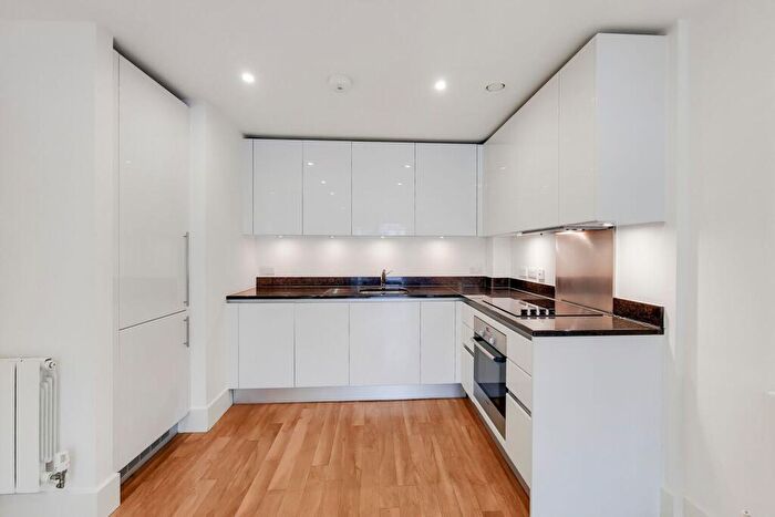 2 Bedroom Flat For Sale In West Carriage House, Woolwich Riverside, London, SE18