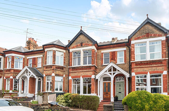 3 Bedroom Terraced House To Rent In Park Hall Road, East Finchley, N2