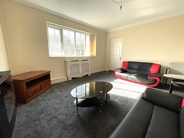 3 Bedroom Flat To Rent In St. Damians Croft, Sefton, L30