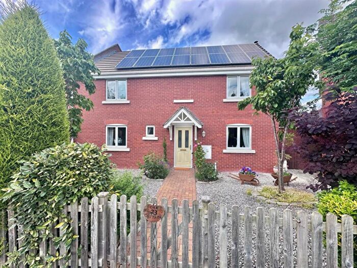3 Bedroom Semi Detached House For Sale In Mytton Drive, Nantwich, Cheshire, CW5
