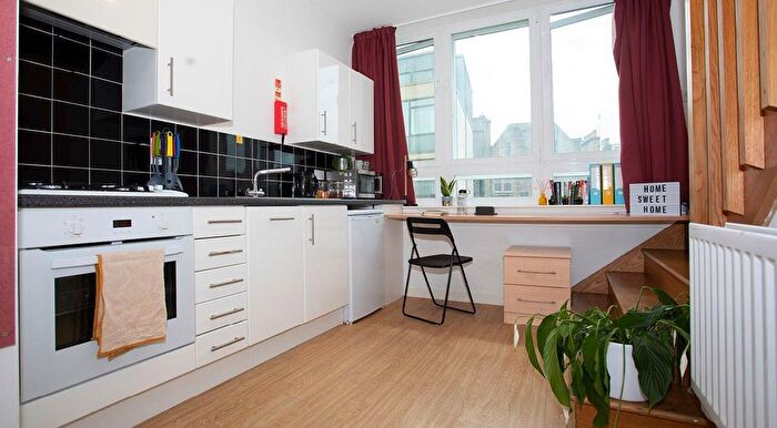 Studio To Rent In Cowgate, Edinburgh, EH1