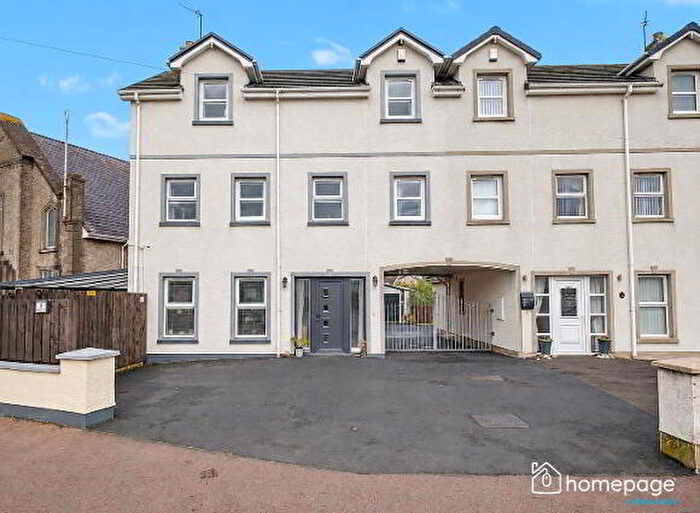 5 Bedroom TownHouse For Sale In Castle Walk, Coleraine, BT51