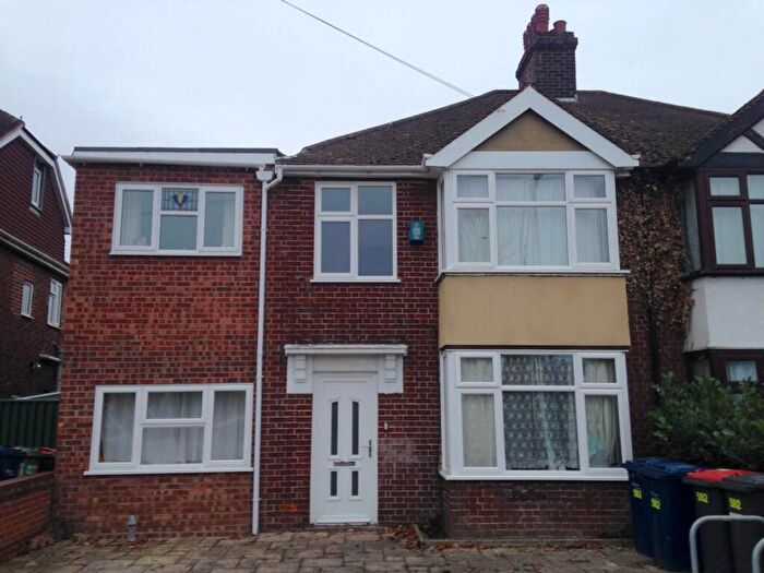 6 Bedroom Semi-Detached House To Rent In Newmarket Road, Cambridge, CB5
