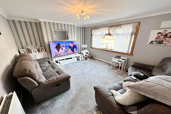 3 Bedroom Semi-Detached House For Sale In , Wellshot Crescent, Kennoway, Leven, KY8
