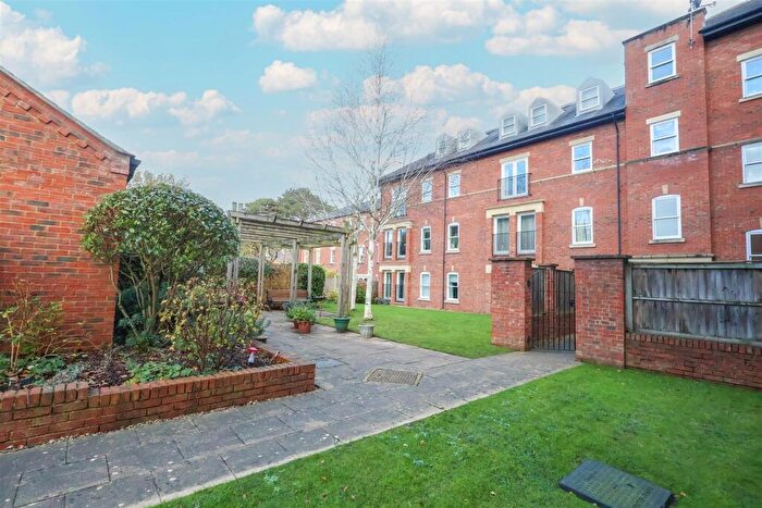 1 Bedroom Apartment For Sale In College Court, Steven Way, Ripon, HG4