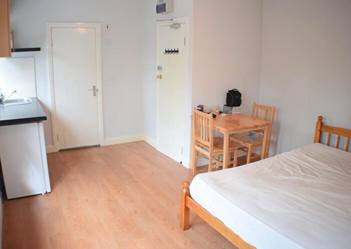 Studio To Rent In Brentmead Place, Golders Green, London, NW11