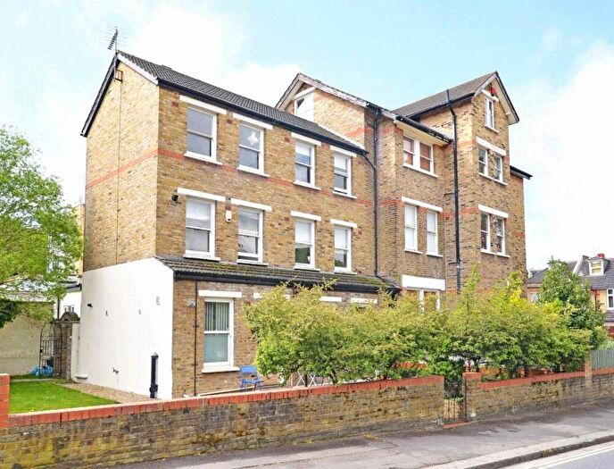 1 Bedroom Apartment To Rent In Underhill Road, East Dulwich, London, SE22