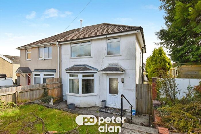 3 Bedroom Terraced House For Sale In Gwladys Street, Penywaun, Aberdare, CF44
