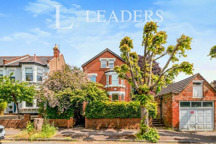 1 Bedroom Flat To Rent In Randolph Road, Epsom, KT17