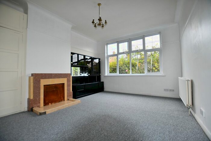 3 Bedroom Terraced House To Rent In Lower Addiscombe Road, Addiscombe, Croydon, CR0