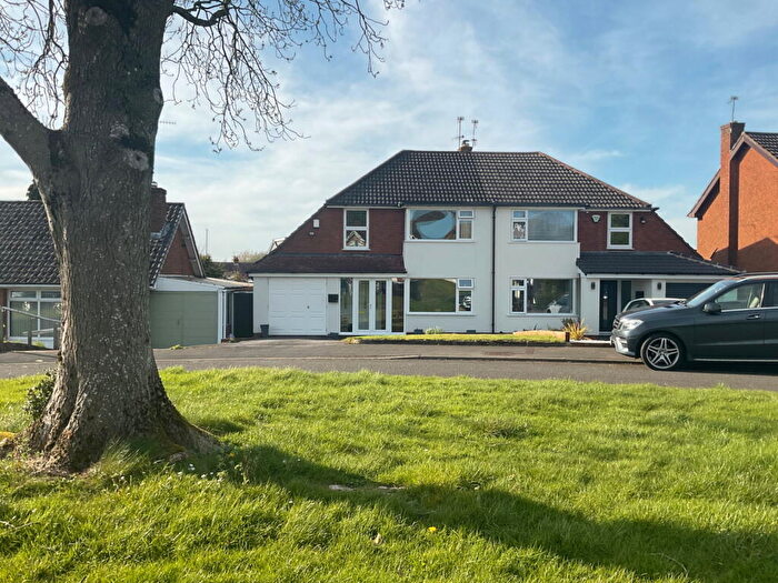 3 Bedroom Semi-Detached House For Sale In St Peters Road, Pedmore, Stourbridge, DY9