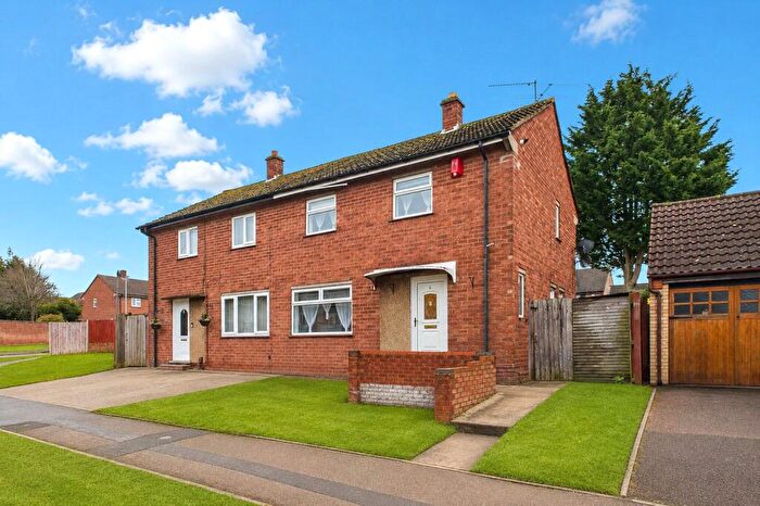 3 Bedroom Semi-Detached House For Sale In Dahlia Road, Kettering, Northamptonshire, NN16