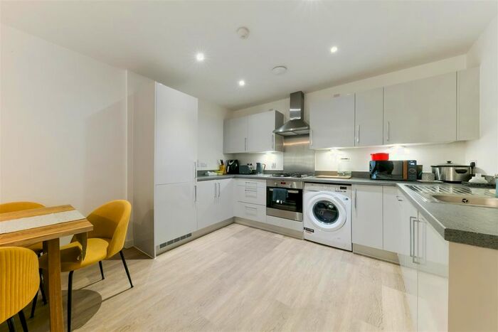 2 Bedroom Flat For Sale In Scotia Court, Station Road North, Merstham, RH1