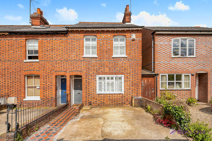 3 Bedroom End Of Terrace House To Rent In Carnarvon Road, Reading, Berkshire, RG1