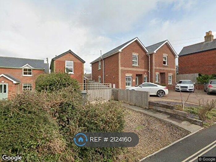 2 Bedroom Detached House To Rent In Church Road, Cowes, PO31