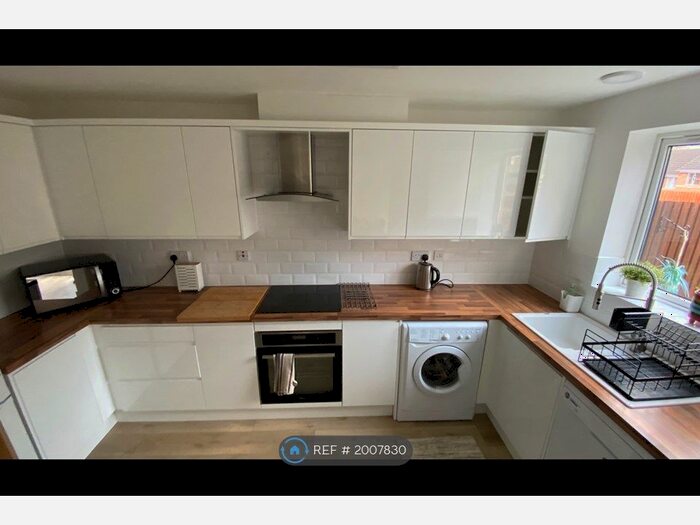 3 Bedroom End Of Terrace House To Rent In Rodyard Way, Coventry, CV1