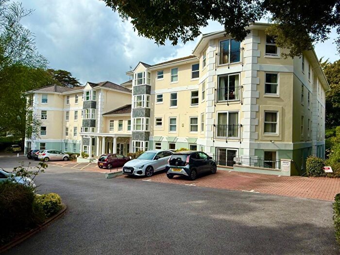 2 Bedroom Flat For Sale In Wellswood, Torquay, TQ1