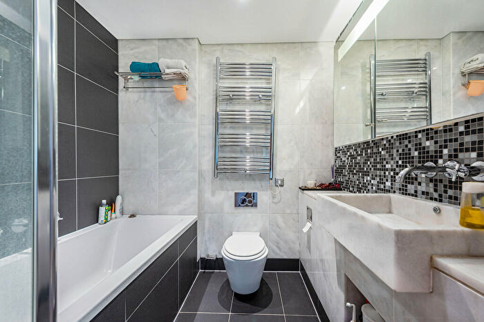 2 Bedroom Apartment To Rent In Ability Place Milharbour, E14