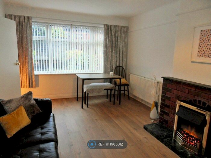 3 Bedroom Semi-Detached House To Rent In Lancaster Road, Salford, M6