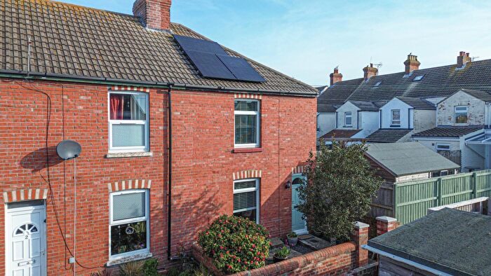 2 Bedroom Terraced House For Sale In Grove Terrace, Weymouth, DT4