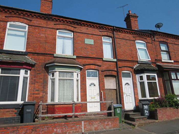 3 Bedroom Terraced House To Rent In Farm Road, B68