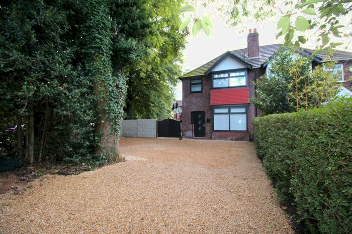 3 Bedroom Semi-Detached House To Rent In Brinnington Road, Stockport, Greater Manchester, SK5