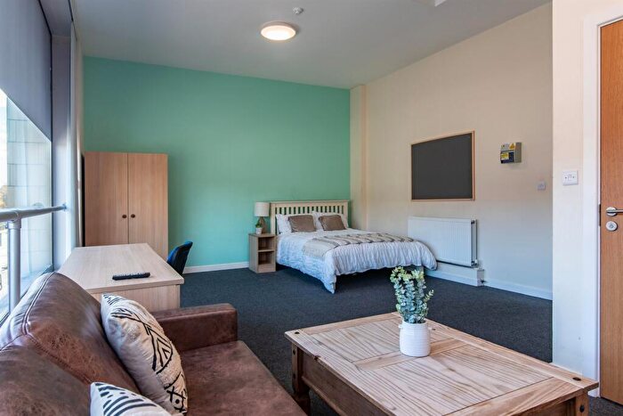 6 Bedroom Apartment To Rent In New Street, NG5