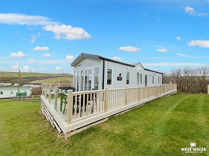 3 Bedroom Mobile/park Home For Sale In Newgale, Haverfordwest, SA62