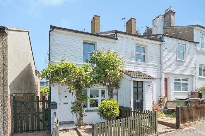 2 Bedroom End Terrace House For Sale In Auckland Road, Tunbridge Wells, Kent, TN1