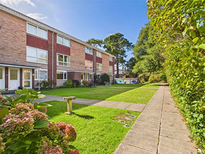 2 Bedroom Apartment For Sale In Montagu Road, Highcliffe, Christchurch, Dorset, BH23