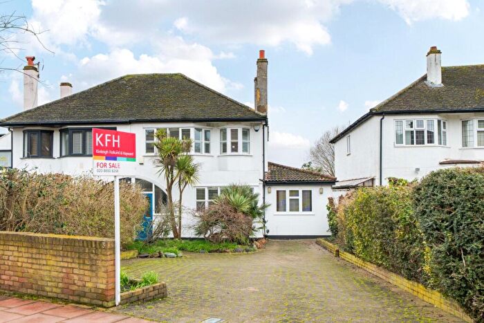 4 Bedroom House To Rent In Greycot Road, Beckenham, BR3