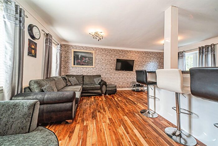 3 Bedroom Terraced House For Sale In Cairnhill Circus, Glasgow, G52