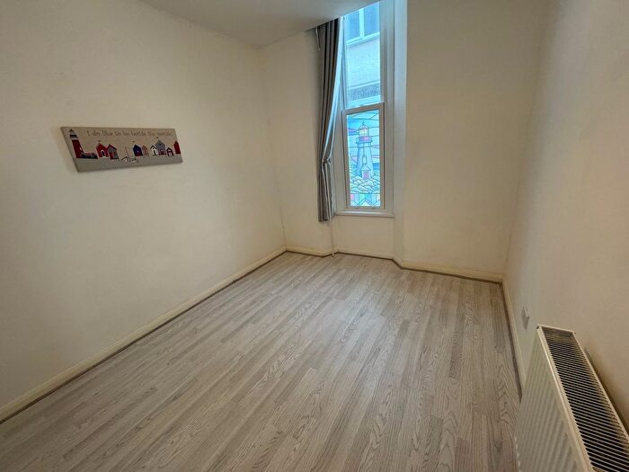 1 Bedroom Flat To Rent In Cleveland Road, Paignton, TQ4