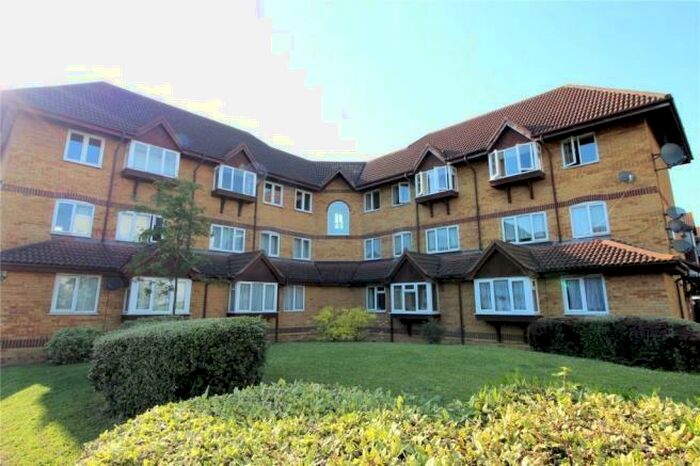 1 Bedroom Flat To Rent In Columbus Square, Erith, DA8