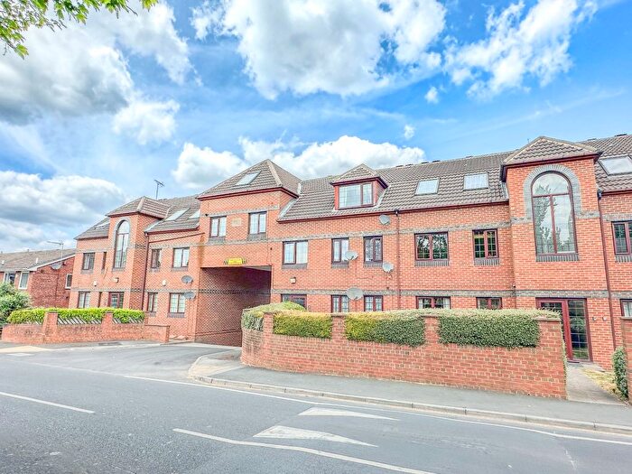 2 Bedroom Flat To Rent In Hanover Court, Albert Road, Morley, Leeds, LS27