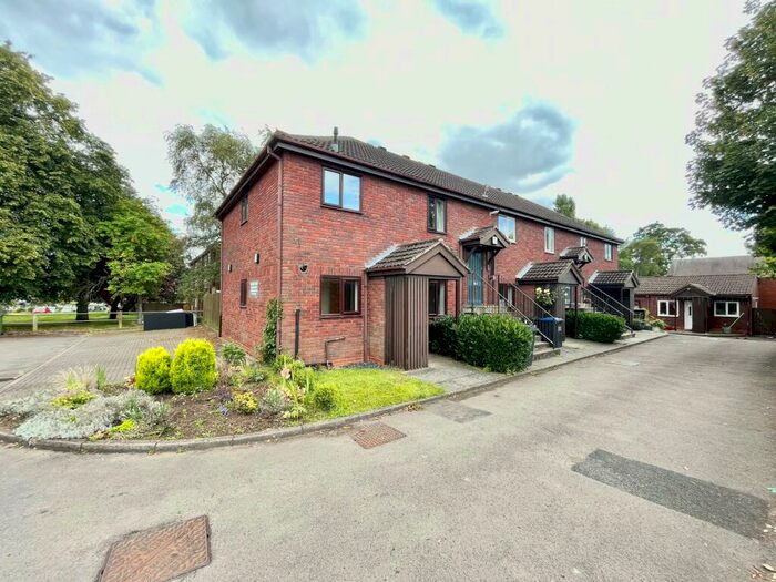 2 Bedroom Maisonette To Rent In Walnut Drive, Leamington Spa, CV32