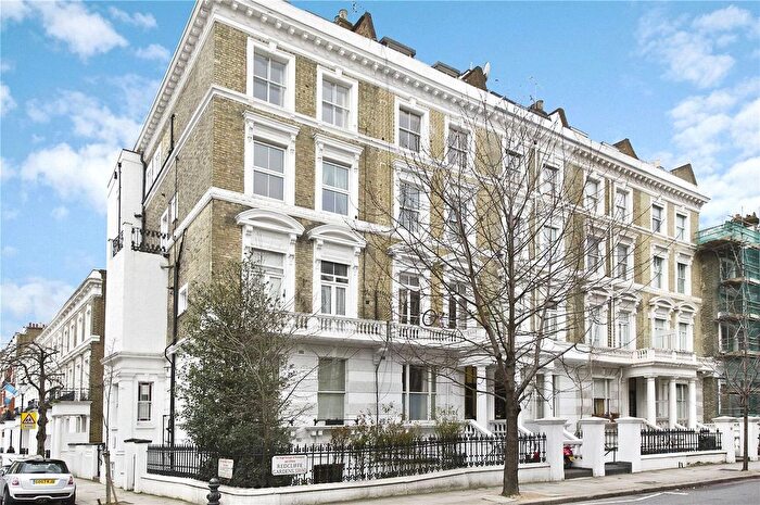 2 Bedroom Flat To Rent In Redcliffe Gardens, Earls Court, London, SW10